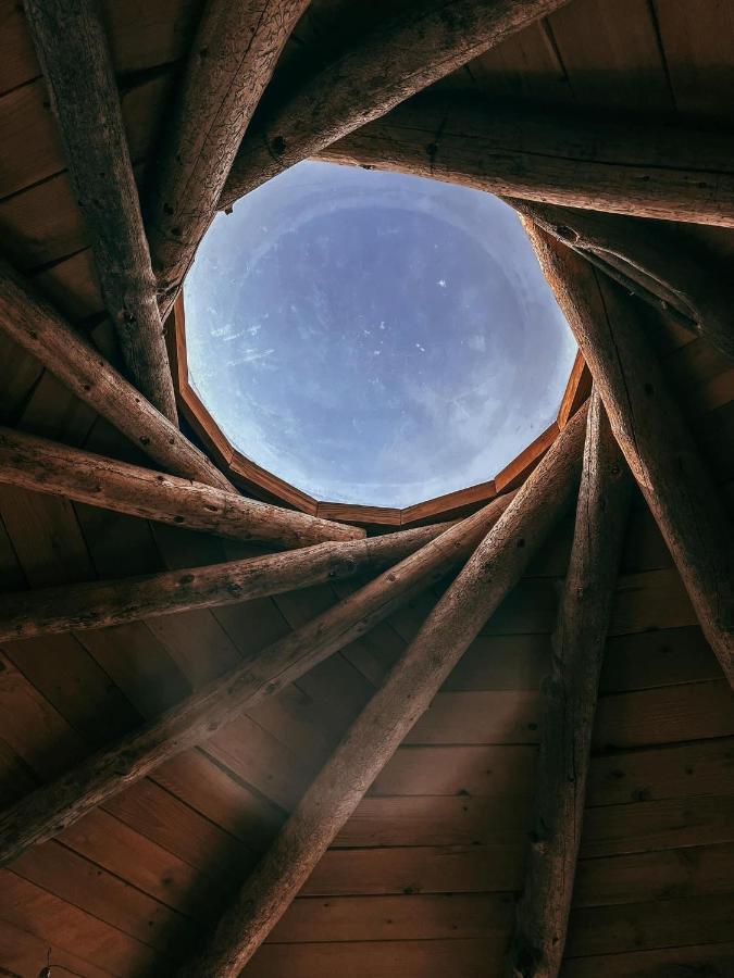 Red-Tail Roundhouse At 22 West Cabins And Recreation Hebron Buitenkant foto