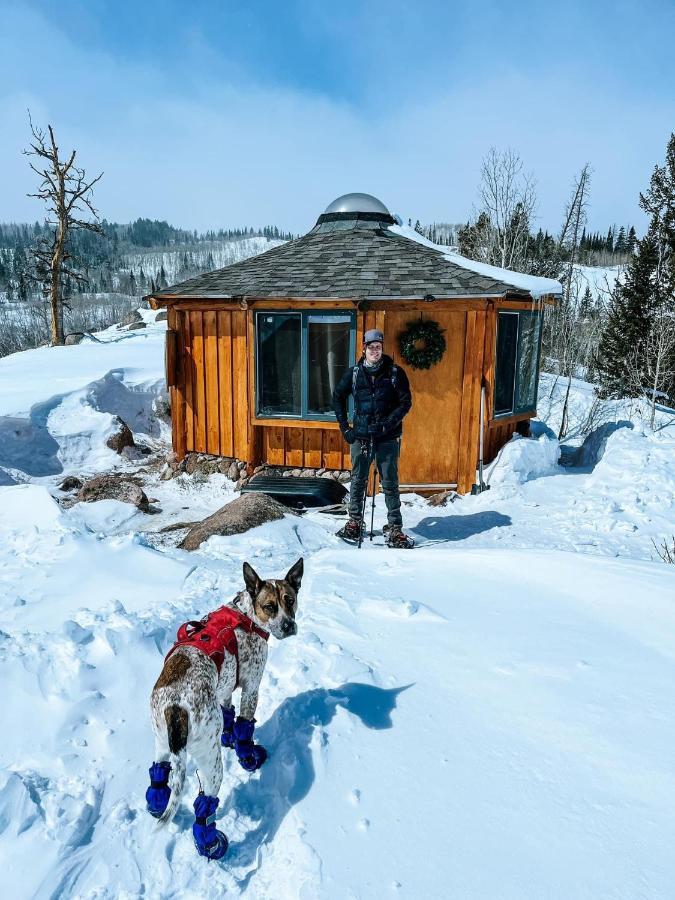 Red-Tail Roundhouse At 22 West Cabins And Recreation Hebron Buitenkant foto