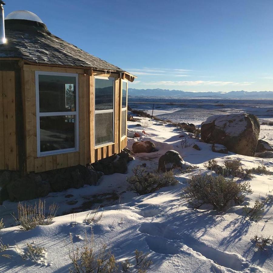 Red-Tail Roundhouse At 22 West Cabins And Recreation Hebron Buitenkant foto