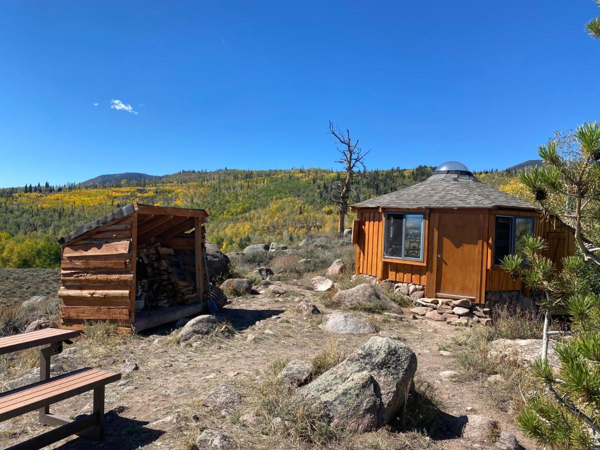 Red-Tail Roundhouse At 22 West Cabins And Recreation Hebron Buitenkant foto