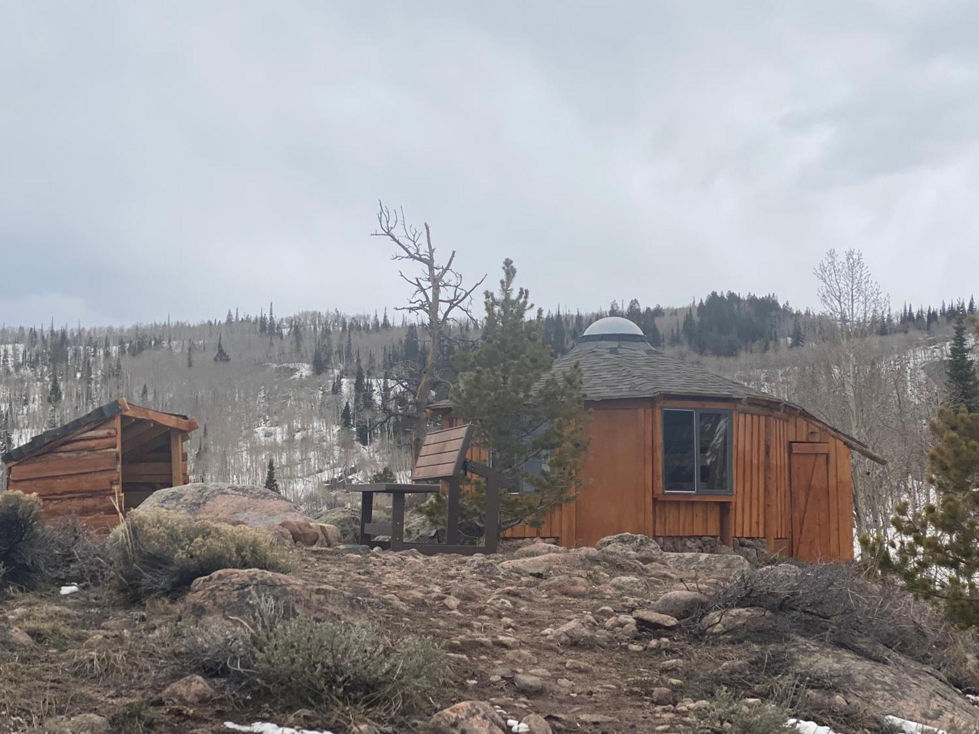 Red-Tail Roundhouse At 22 West Cabins And Recreation Hebron Buitenkant foto