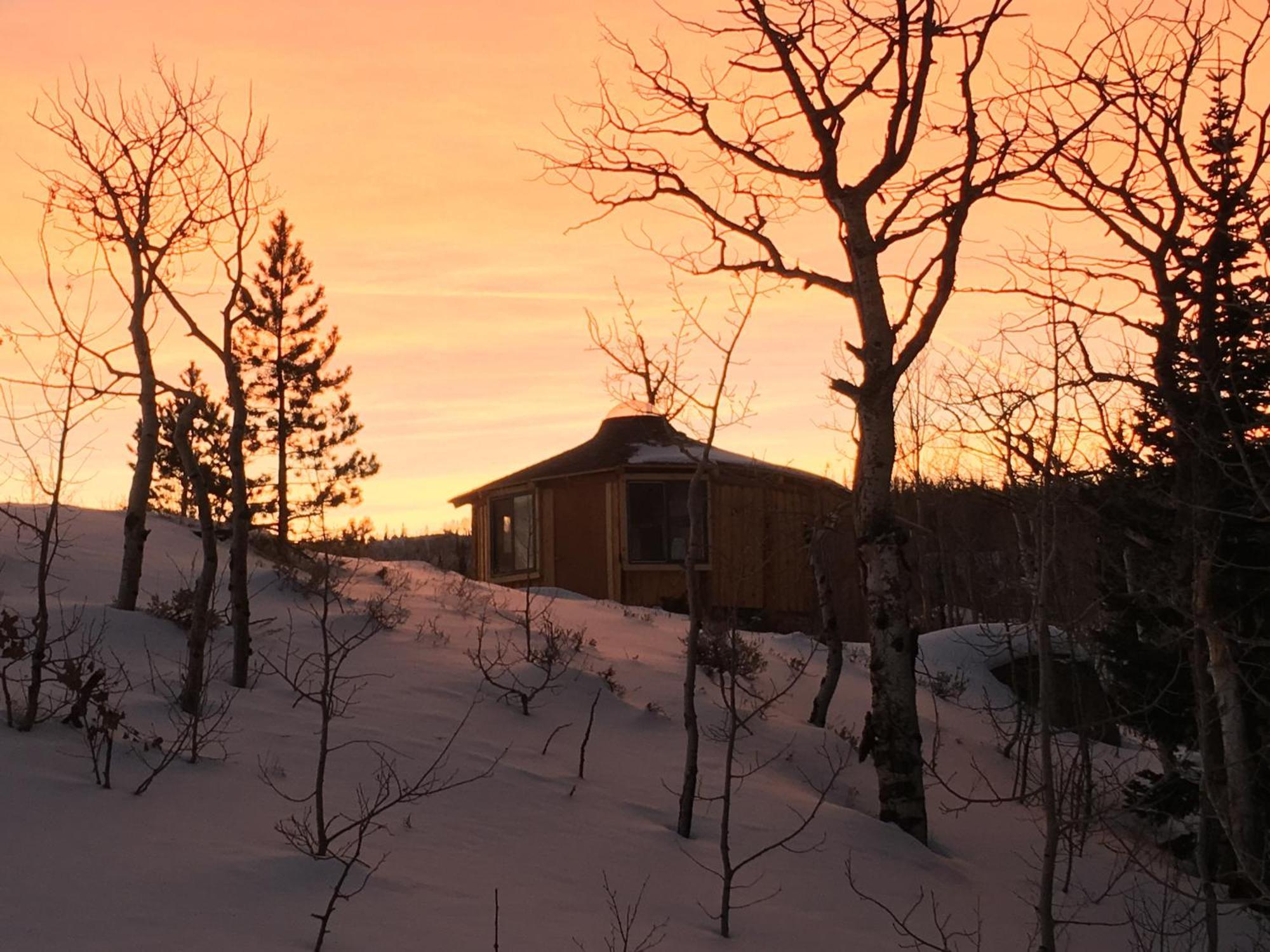 Red-Tail Roundhouse At 22 West Cabins And Recreation Hebron Buitenkant foto